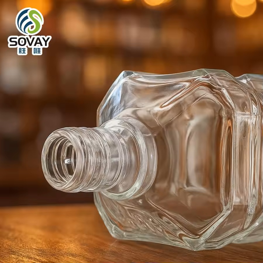 Premium Crystal Clear Glass Liquor Bottle Spirits Bottle Whiskey Decanter Alcohol Container Empty Heavy Base Custom Glassware