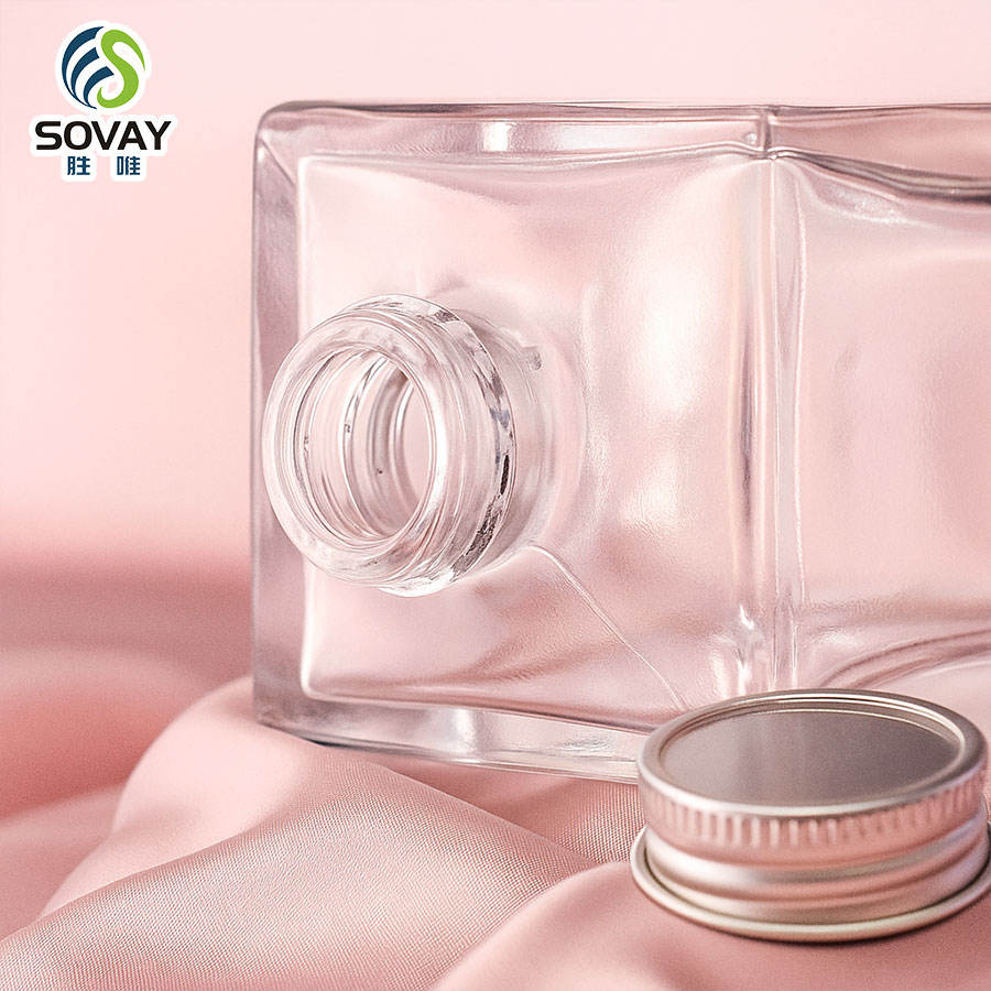 Hot Selling 150ml Flat Square Bayonet Glass Perfume Bottle Factory Wholesale with Pump Sprayer Seal